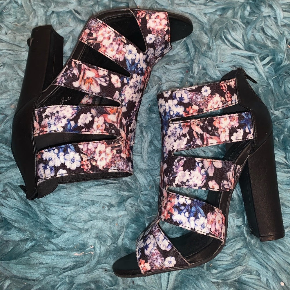 Cute heeled sandals